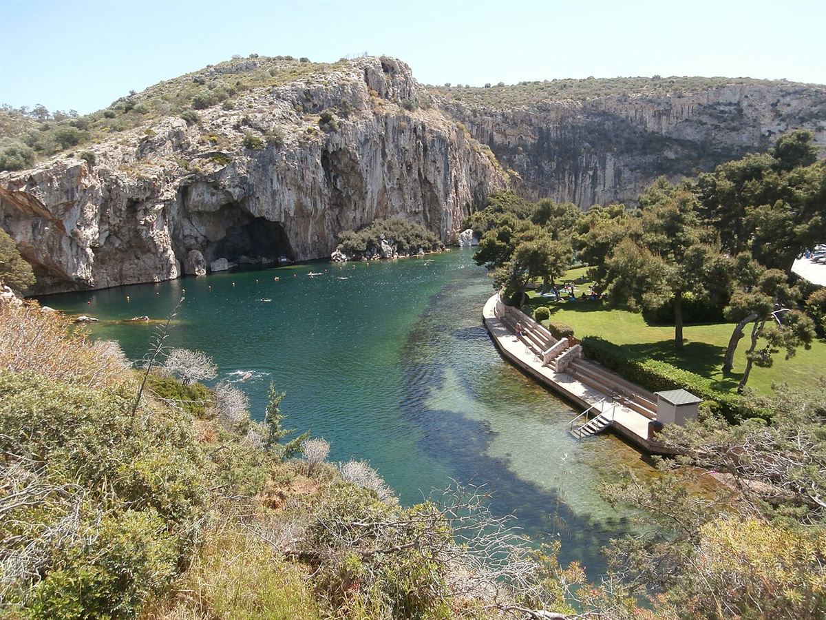 Συνοδός Γλυφάδα Βουλιαγμένη – η λίμνη Βουλιαγμένης στην Αθηναϊκή Ριβιέρα