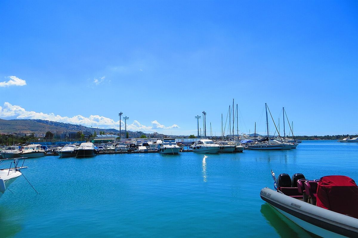 Escort Γλυφάδα – η μαρίνα της Γλυφάδας με τα σκάφη αναψυχής